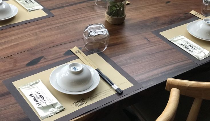 Giấy lót bàn 01